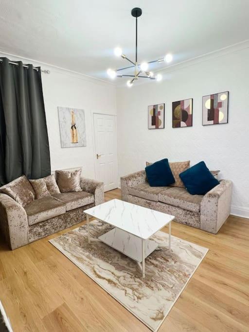 Cozy 3br Urban Oasis In The Hub *