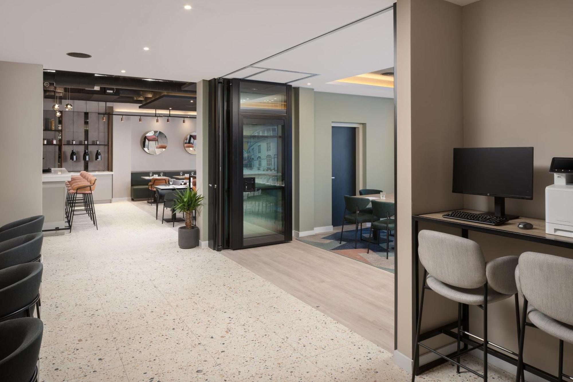 By Marriott Piccadilly 4* Manchester