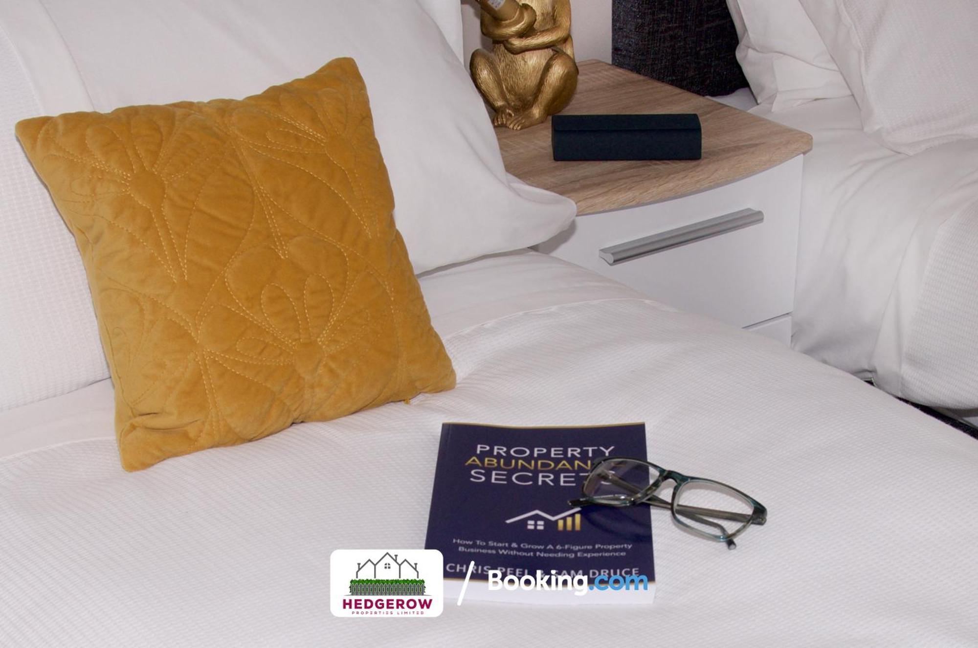 Premium Offers On 3-Night & Weekly Deal On 3-Bedroom Urban Loft By Hedgerow Apartment