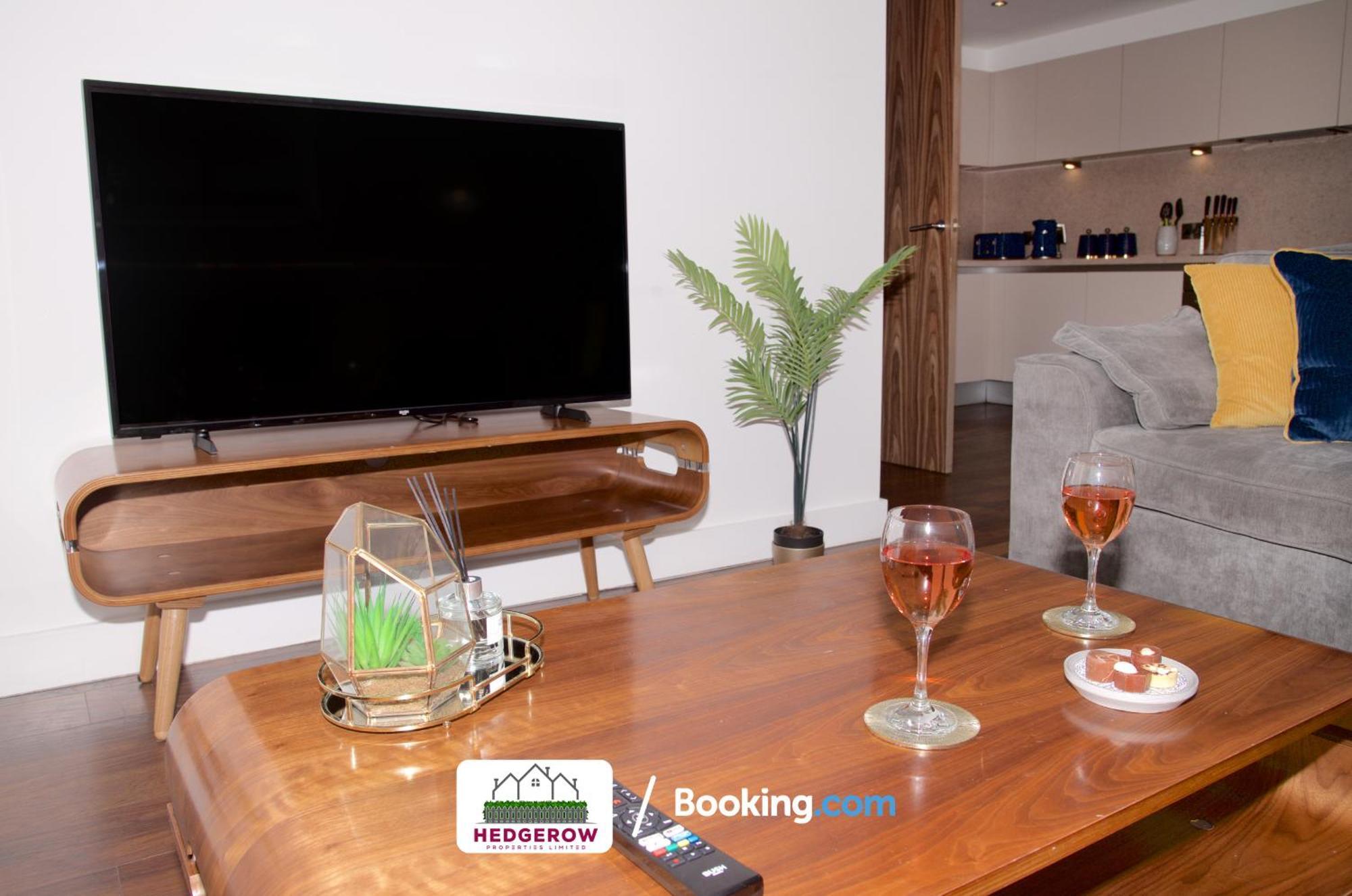 Premium Offers On 3-Night & Weekly Deal On 3-Bedroom Urban Loft By Hedgerow *