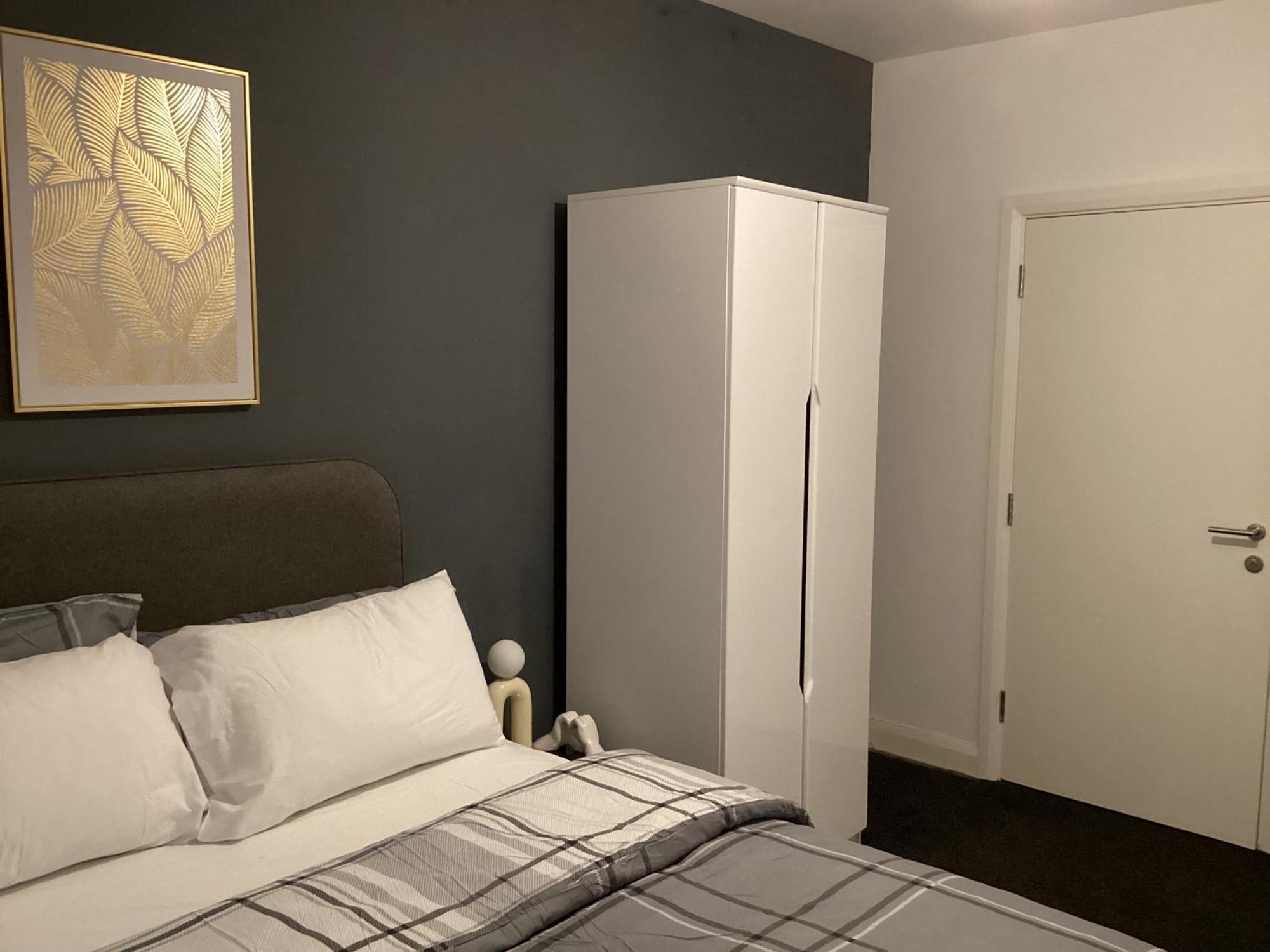 Luxury 1-bedroom Apartment