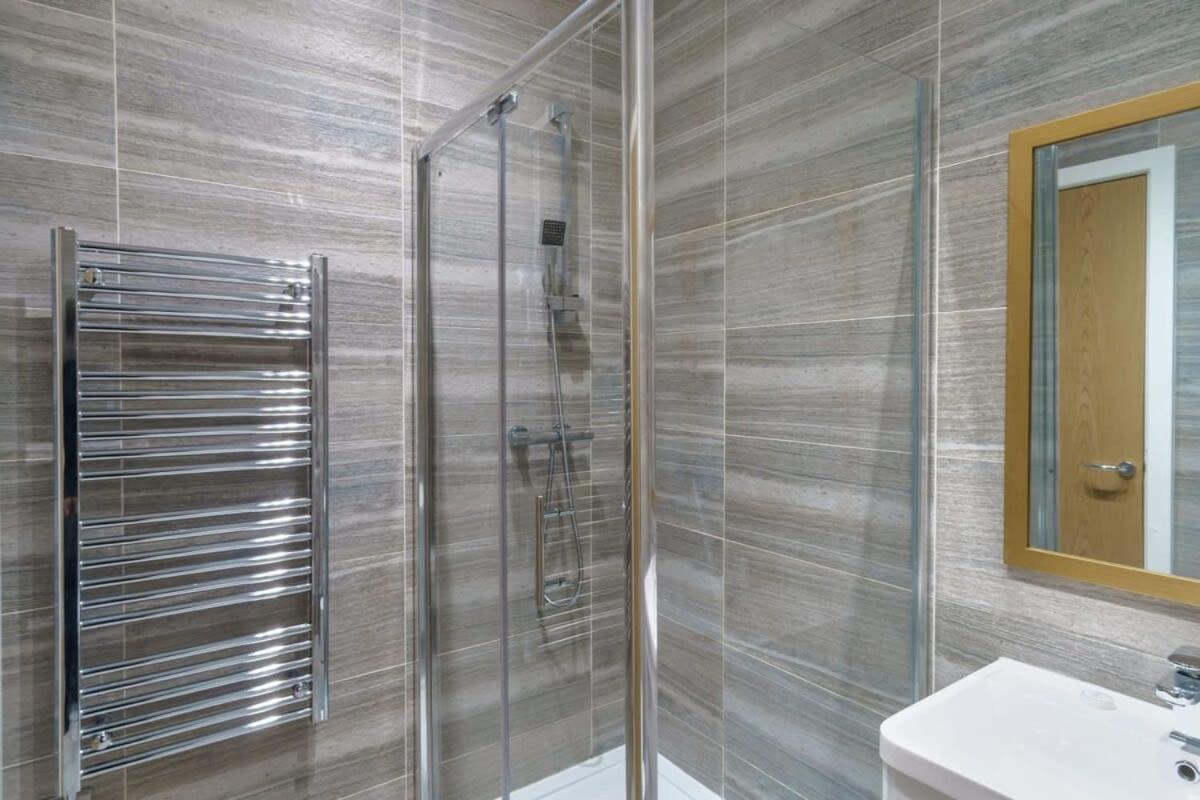 Bright 2 Bedroom In Manchester