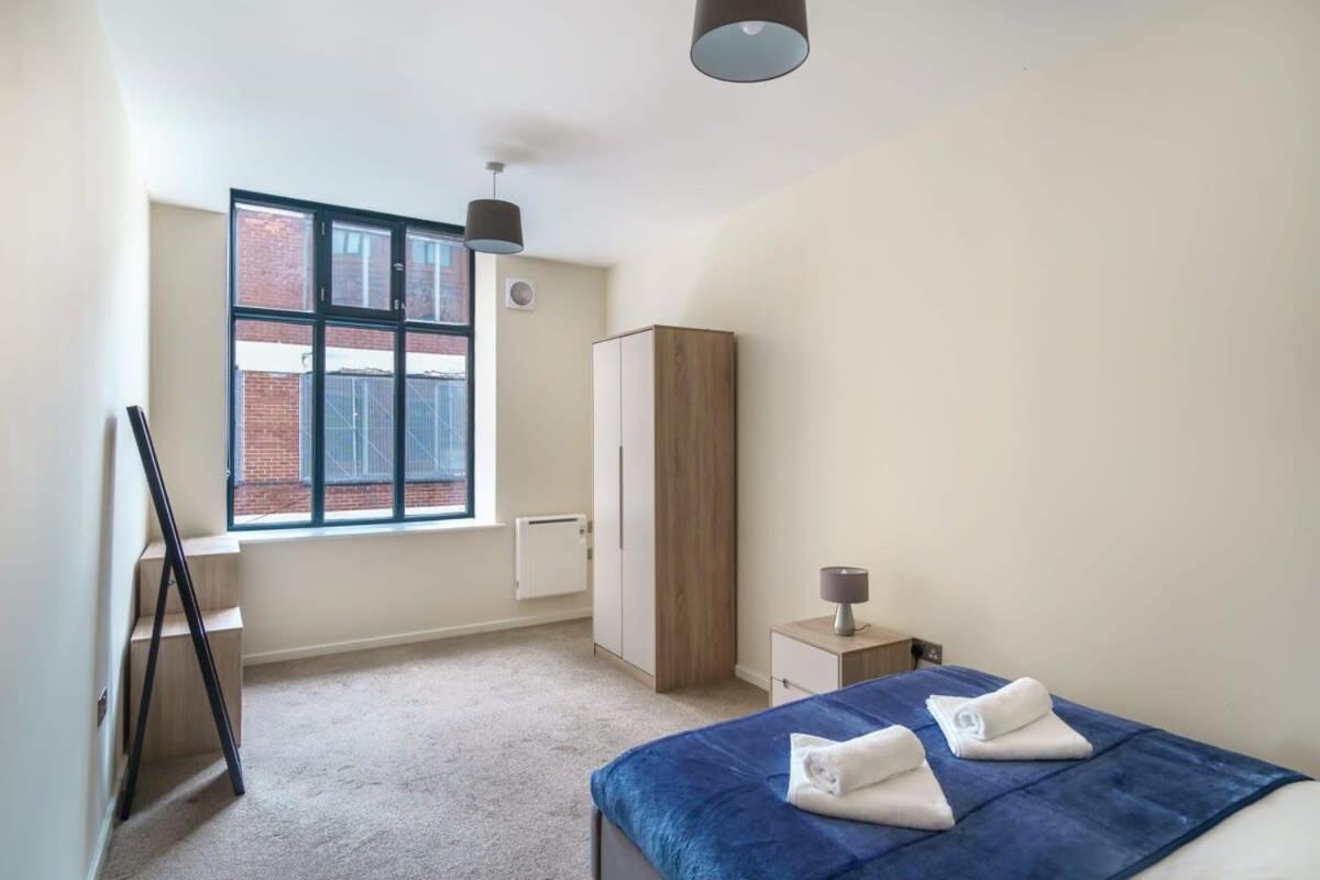 Apartment Bright 2 Bedroom In *