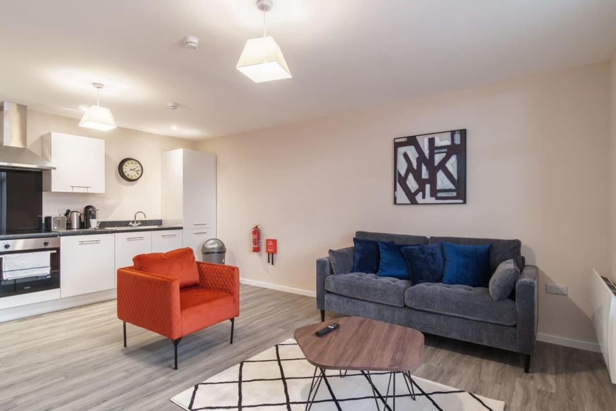 Apartment Bright 2 Bed - Sleeps 4