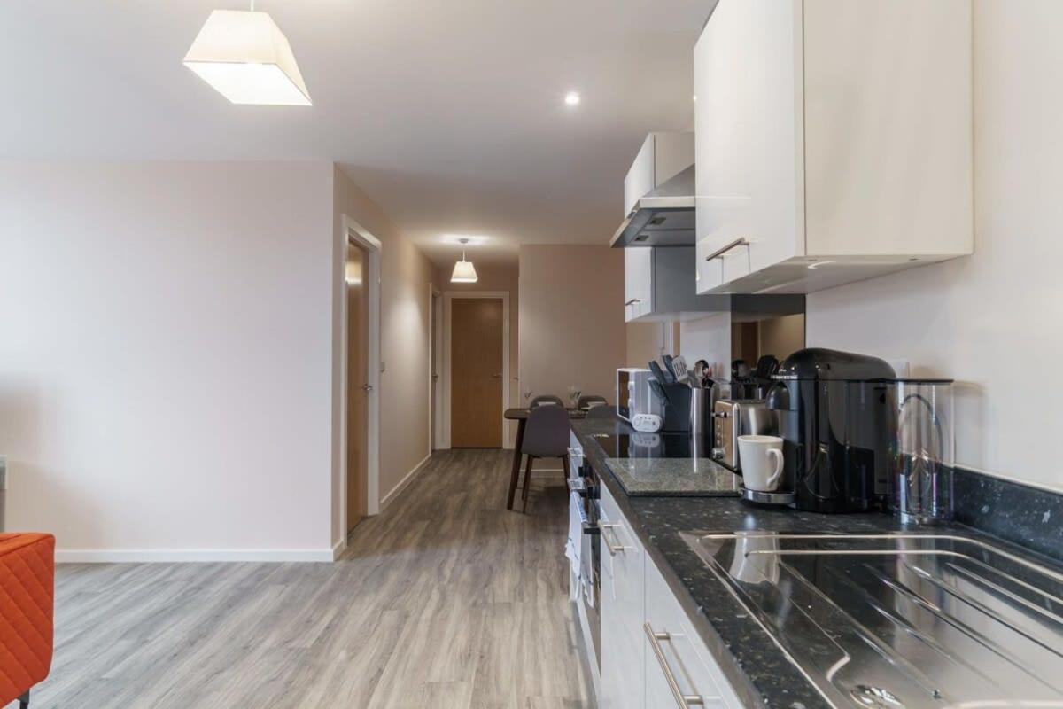 Bright 2 Bed - Sleeps 4 * Manchester