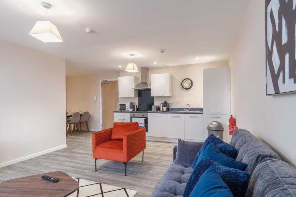 Bright 2 Bed - Sleeps 4 Apartment Manchester