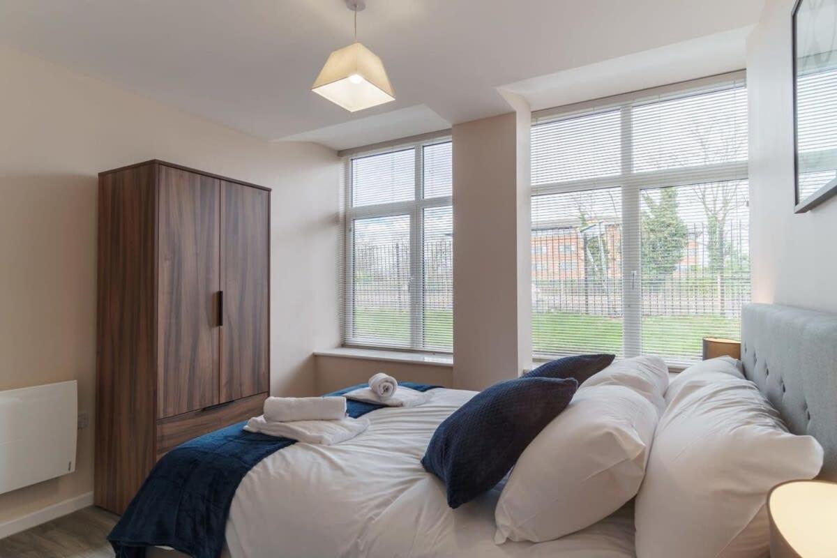 Bright 2 Bed - Sleeps 4 Apartment