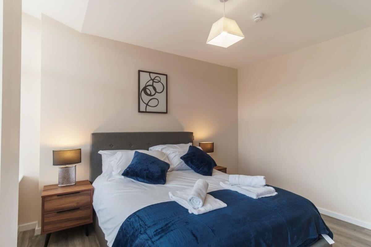 Bright 2 Bed - Sleeps 4 *