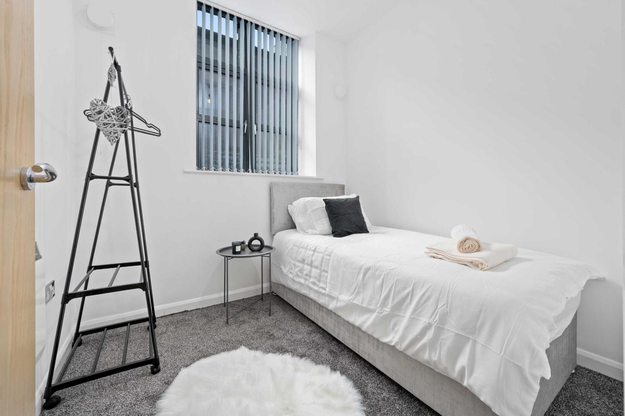 Modern 2bed Northern Quarter, Long Stays, Contractors