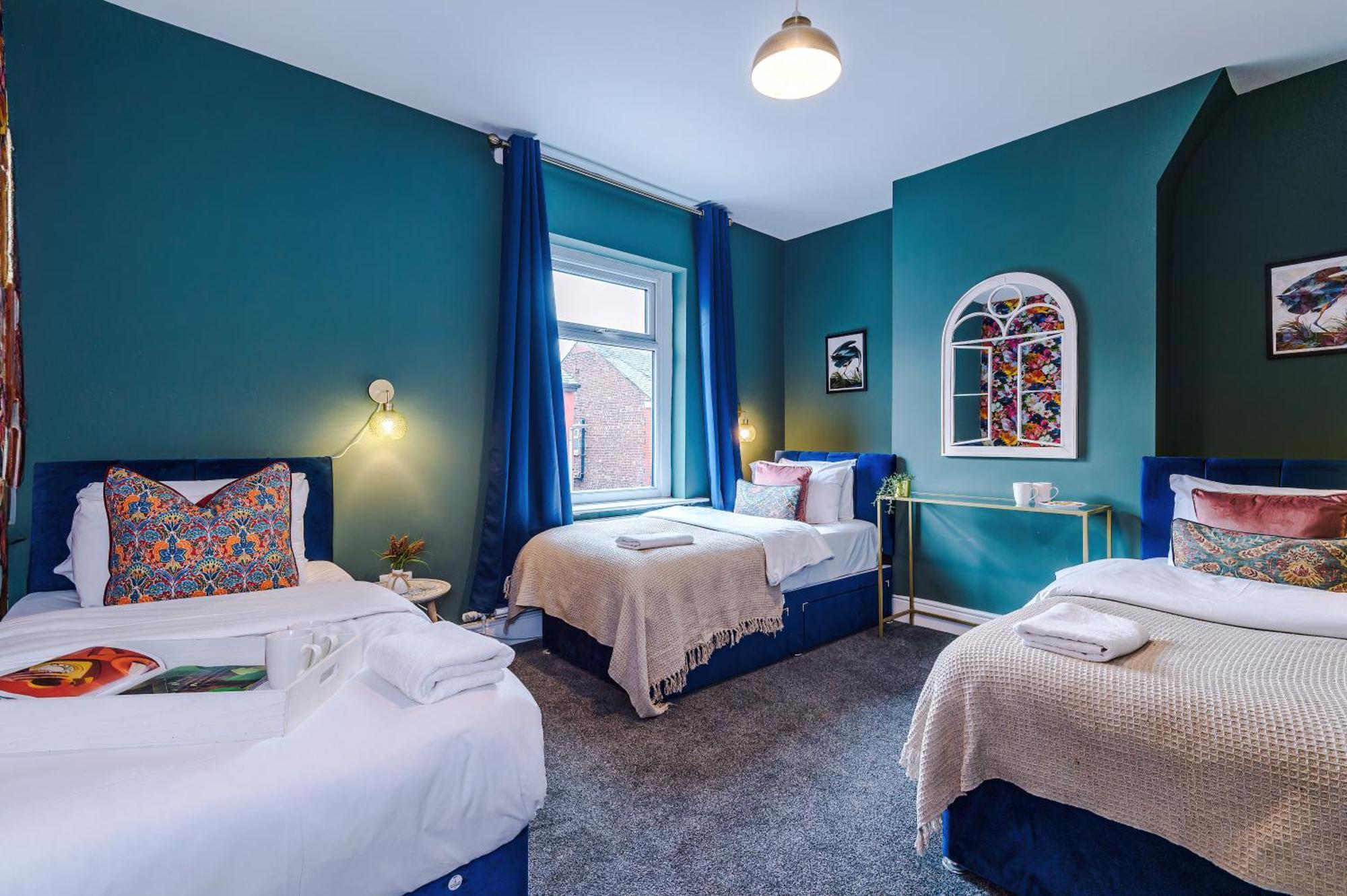 Holiday home Charming 3-bedroom House-salford Manchester
