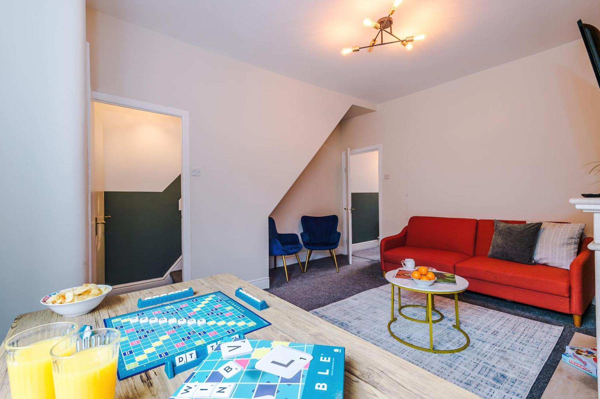 Charming 3-bedroom House-salford Manchester