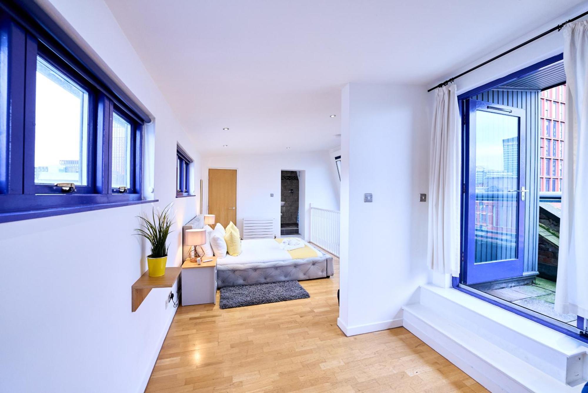 Pluxa Citronella -2 Floors Of Football Location With Workspace
