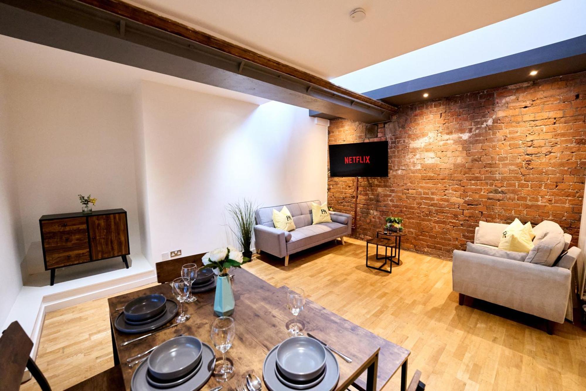 Pluxa Citronella -2 Floors Of Football Location With Workspace *