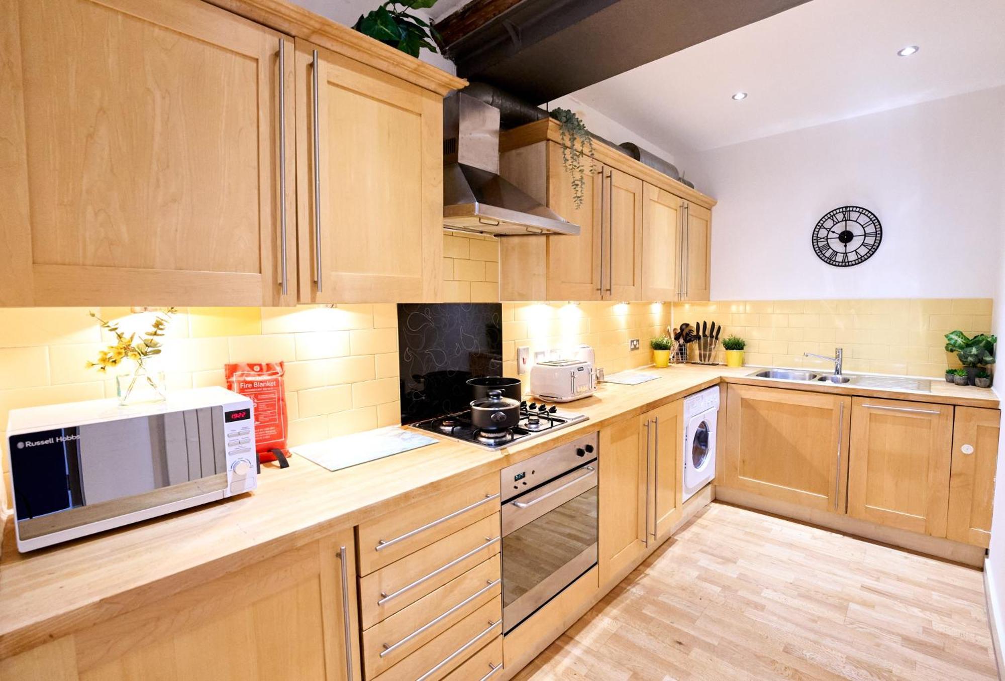 Apartment Pluxa Citronella -2 Floors Of Football Location With Workspace *