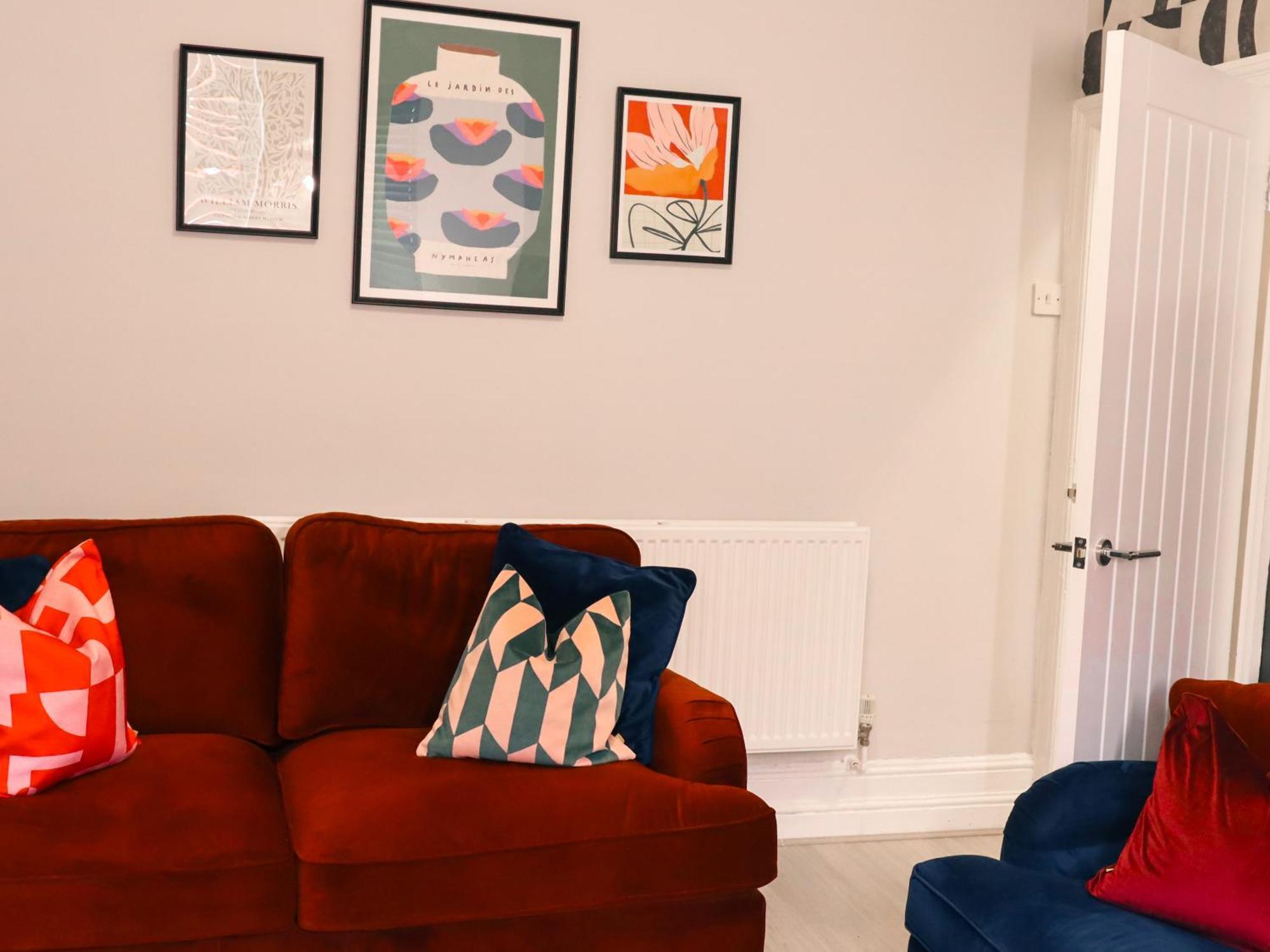 Spacious Stylish Home With Free Parking 10 Mins To Manchester Centre & Ao Arena Ideal For Groups & Long Stays Holiday home