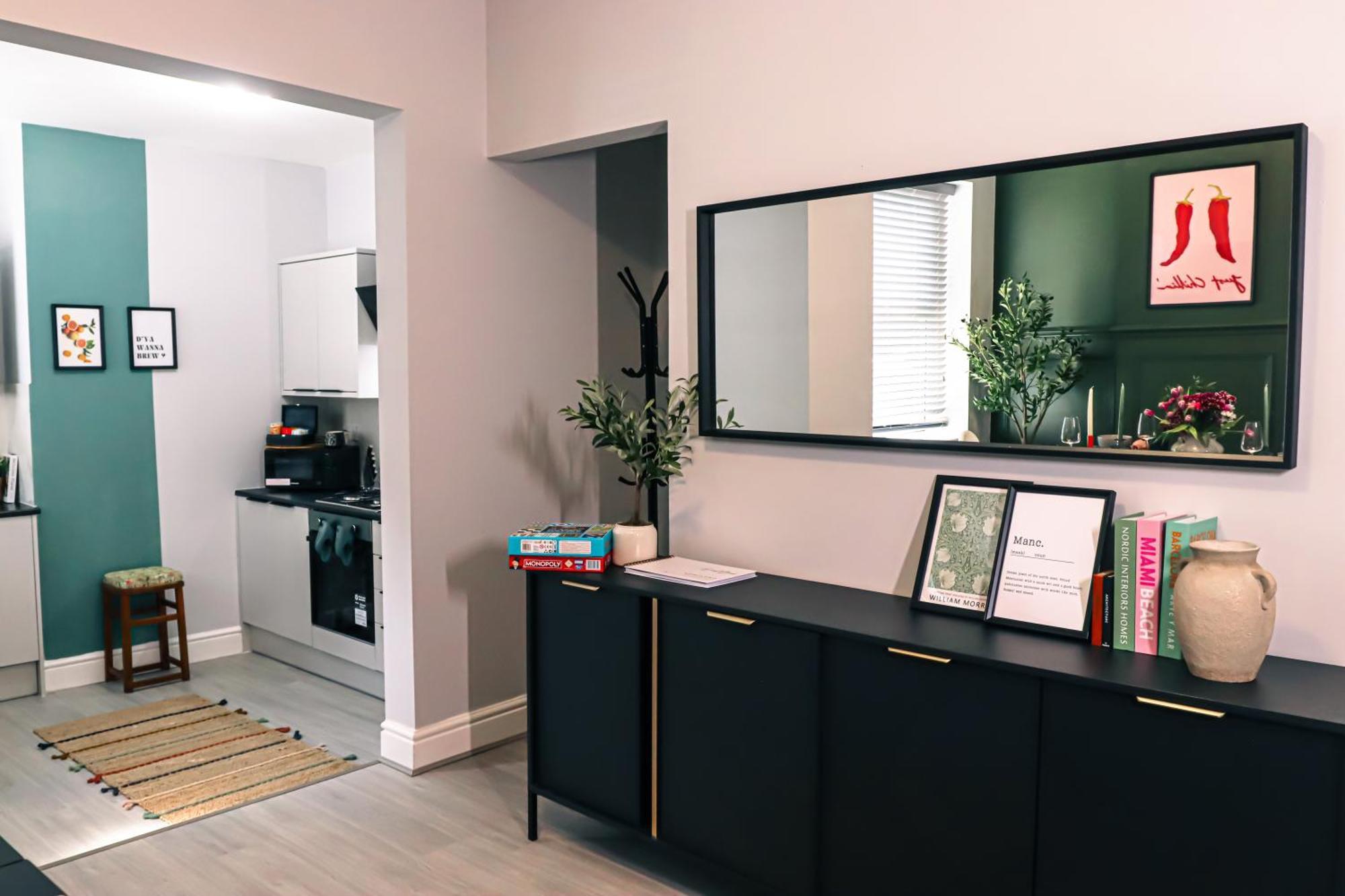 Holiday home Spacious Stylish Home With Free Parking 10 Mins To Manchester Centre & Ao Arena Ideal For Groups & Long Stays Manchester