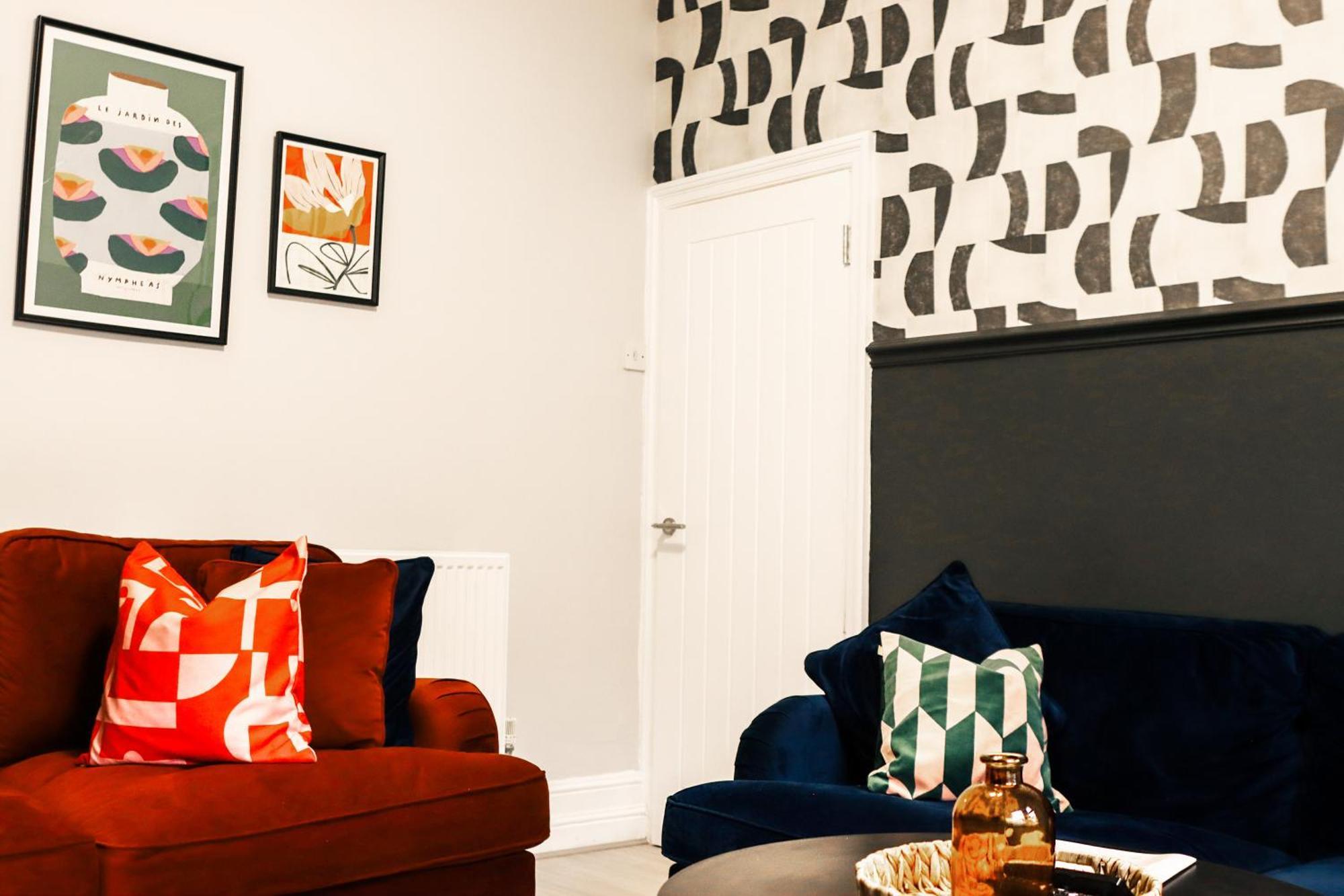 Spacious Stylish Home With Free Parking 10 Mins To Manchester Centre & Ao Arena Ideal For Groups & Long Stays *