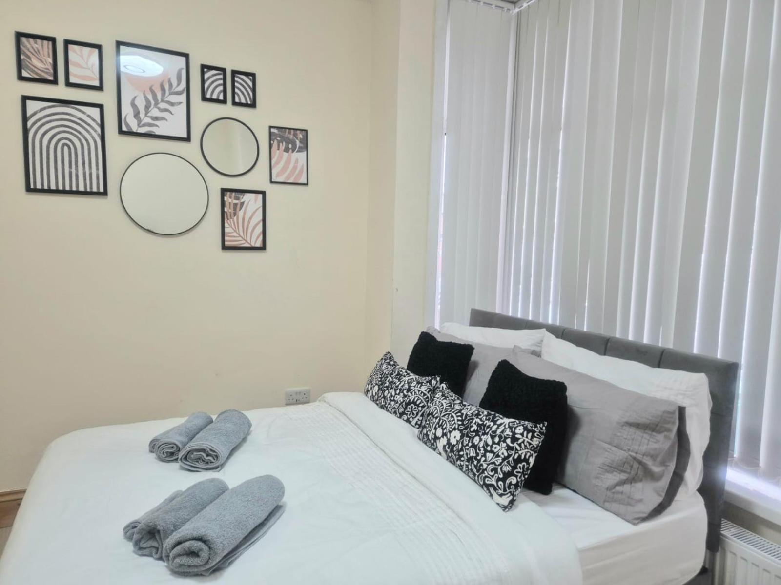 In 6 Minutes Drive To Victoria Station Homestay