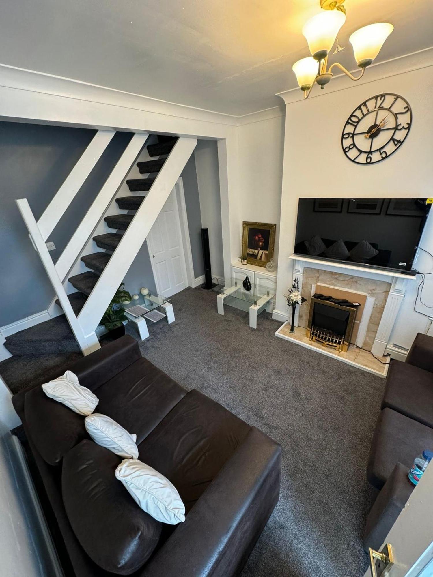 Lovely + Free Parking Holiday home