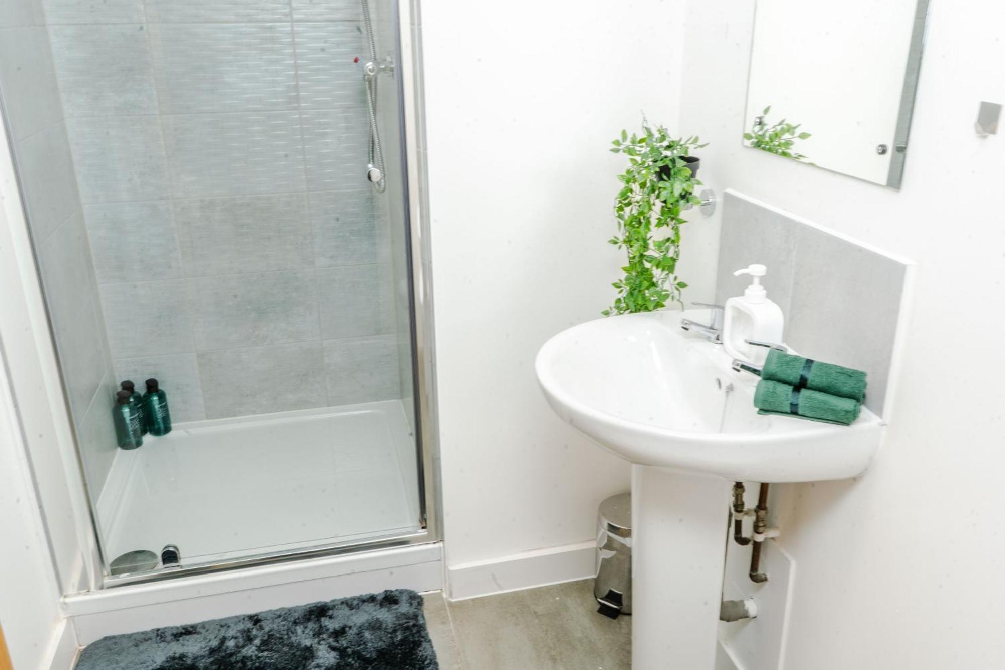 Modern Centre With Smart Technology Apartment Manchester