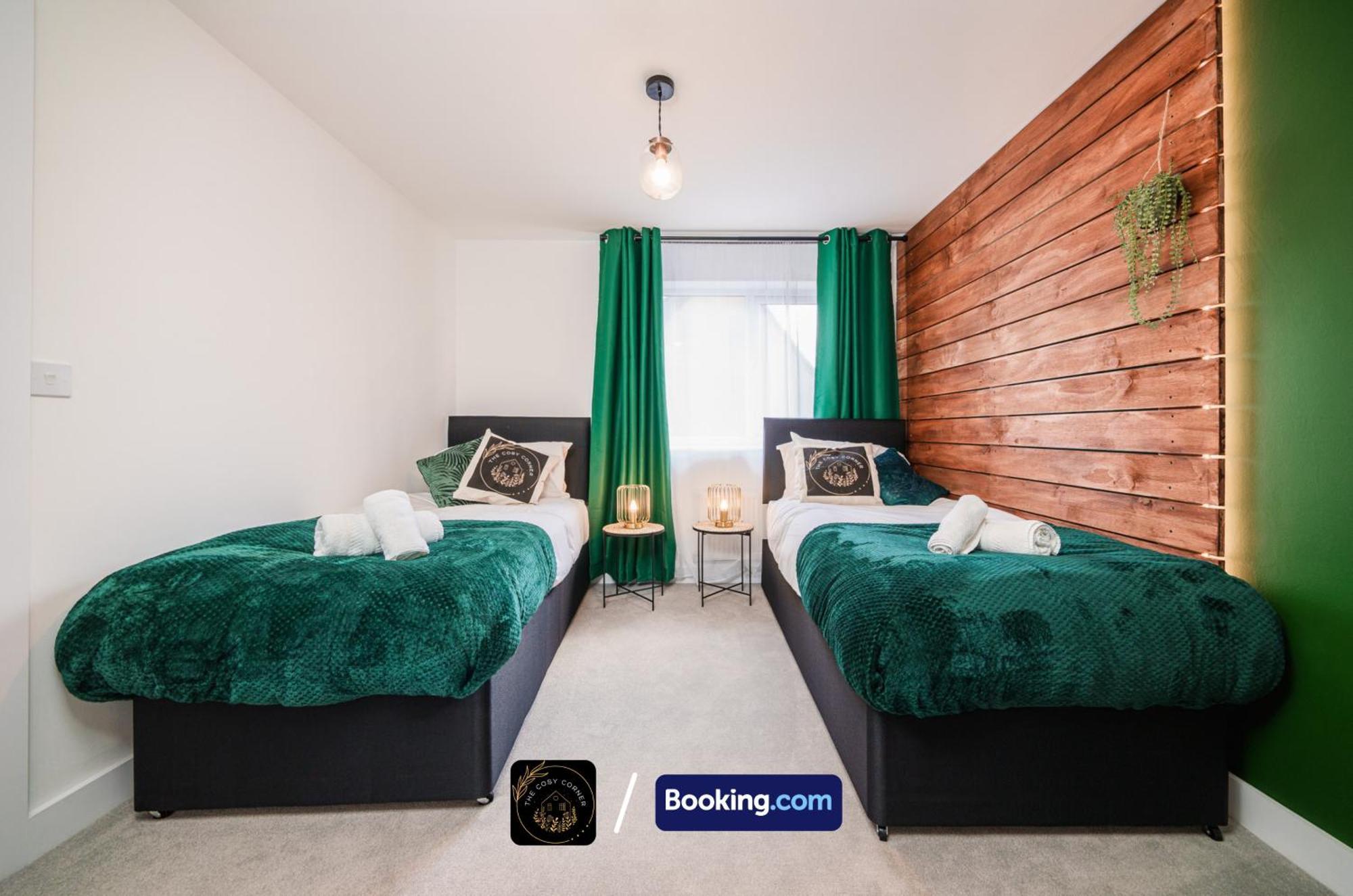 Cosy Corner: 3-bedroom House With Free Parking Near Hospital Apartment Manchester