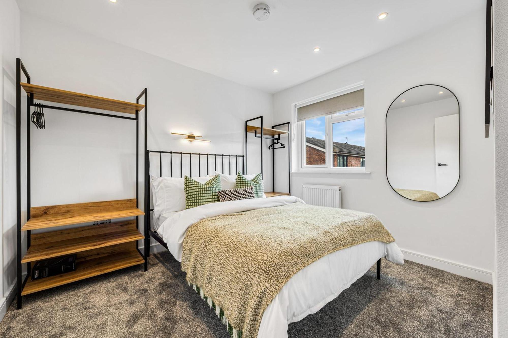 Quayside Escape- Tranquil Double In Shared With Free Parking Holiday home Manchester
