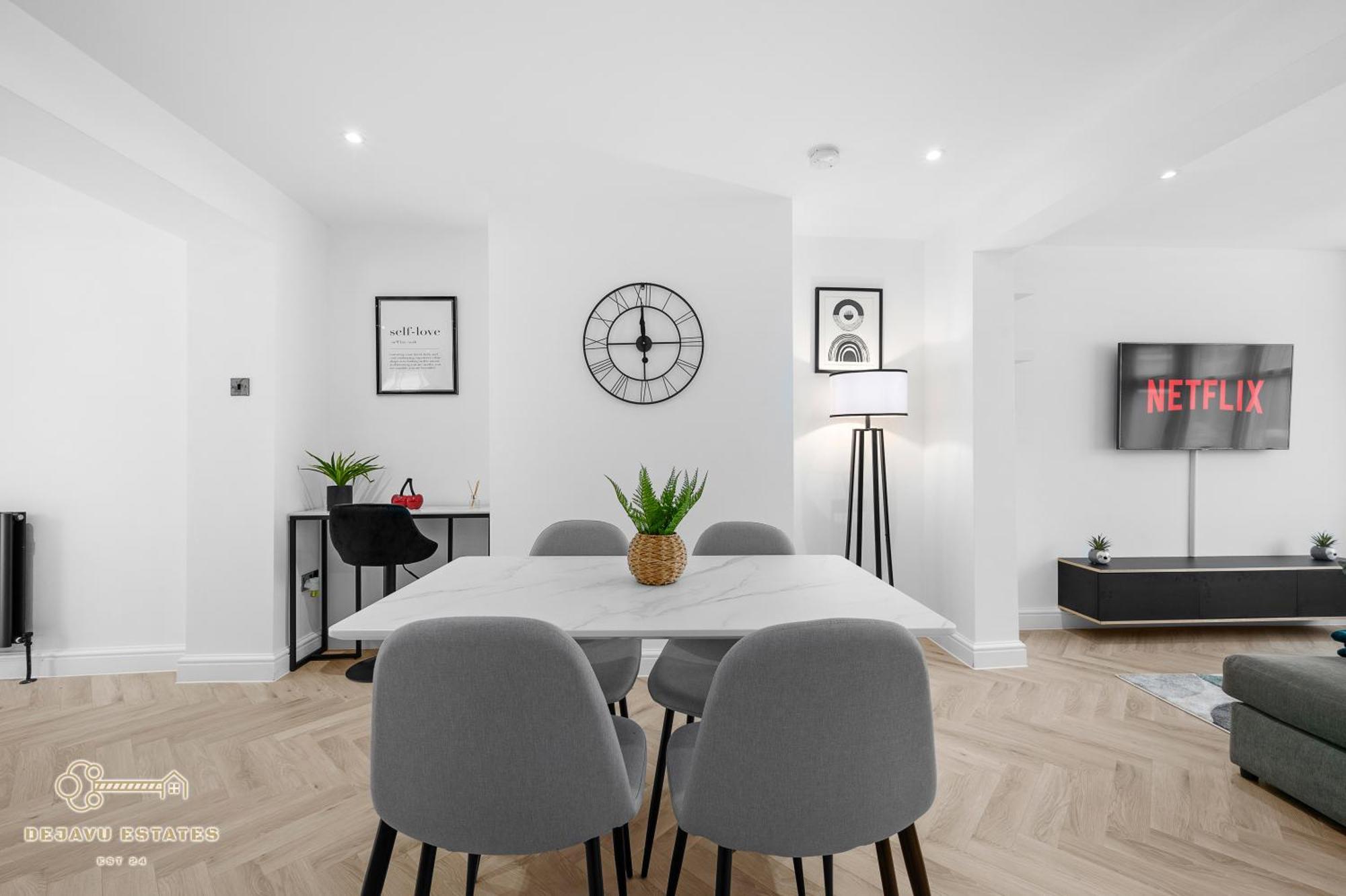 Entire Modern & Spacious 3bdr In Right Next To Coop Live & Ethiad *