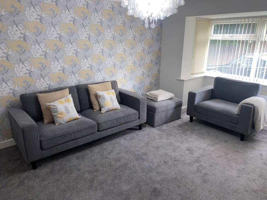 Cosy 4br In Prestwich With Free Parking Manchester