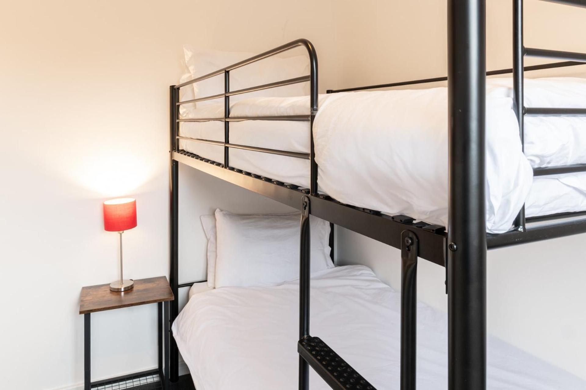 Host & - Meadow Road Holiday home *