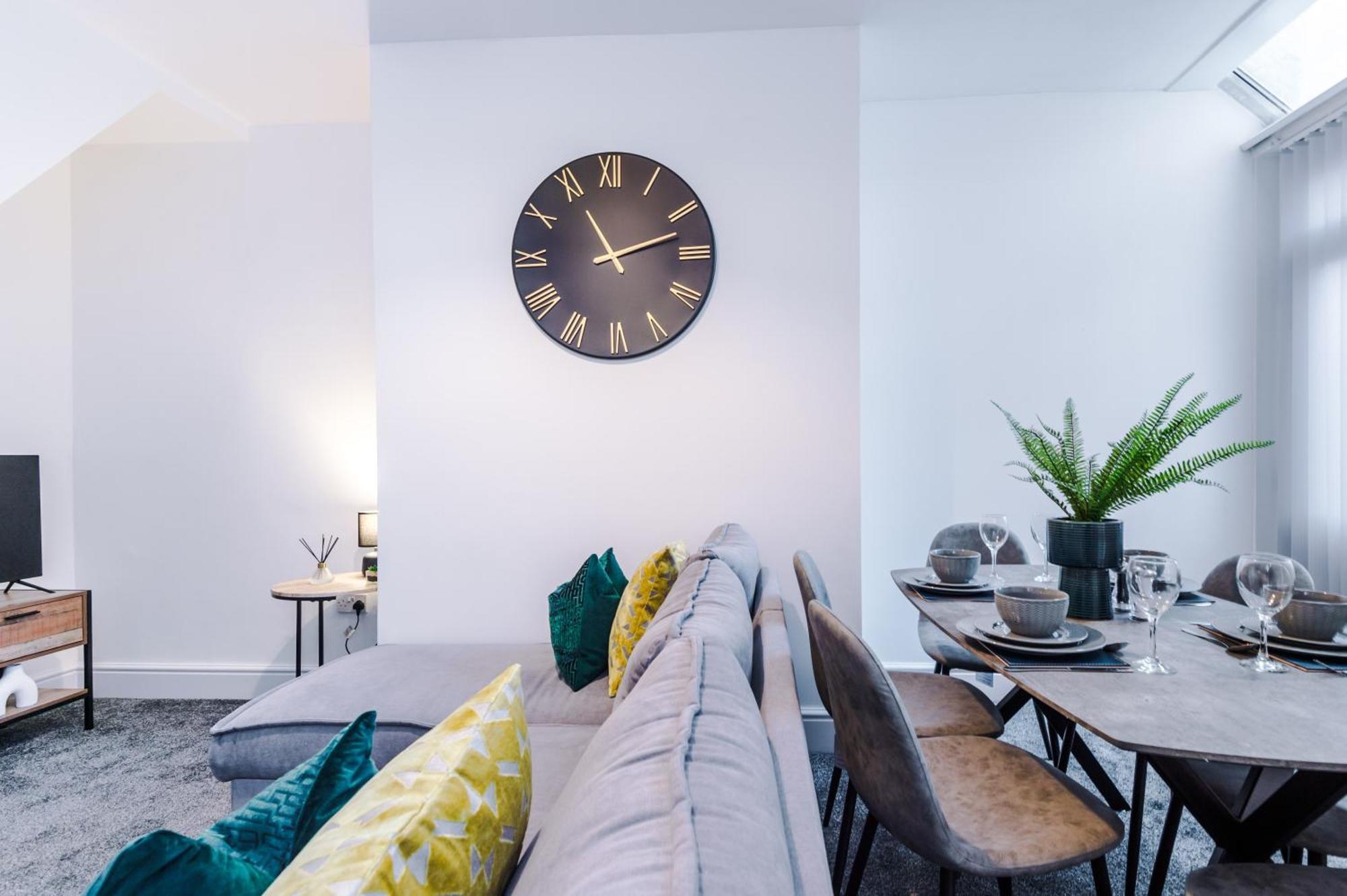 Holiday home Sleek And Stylish 3 Bedroom *