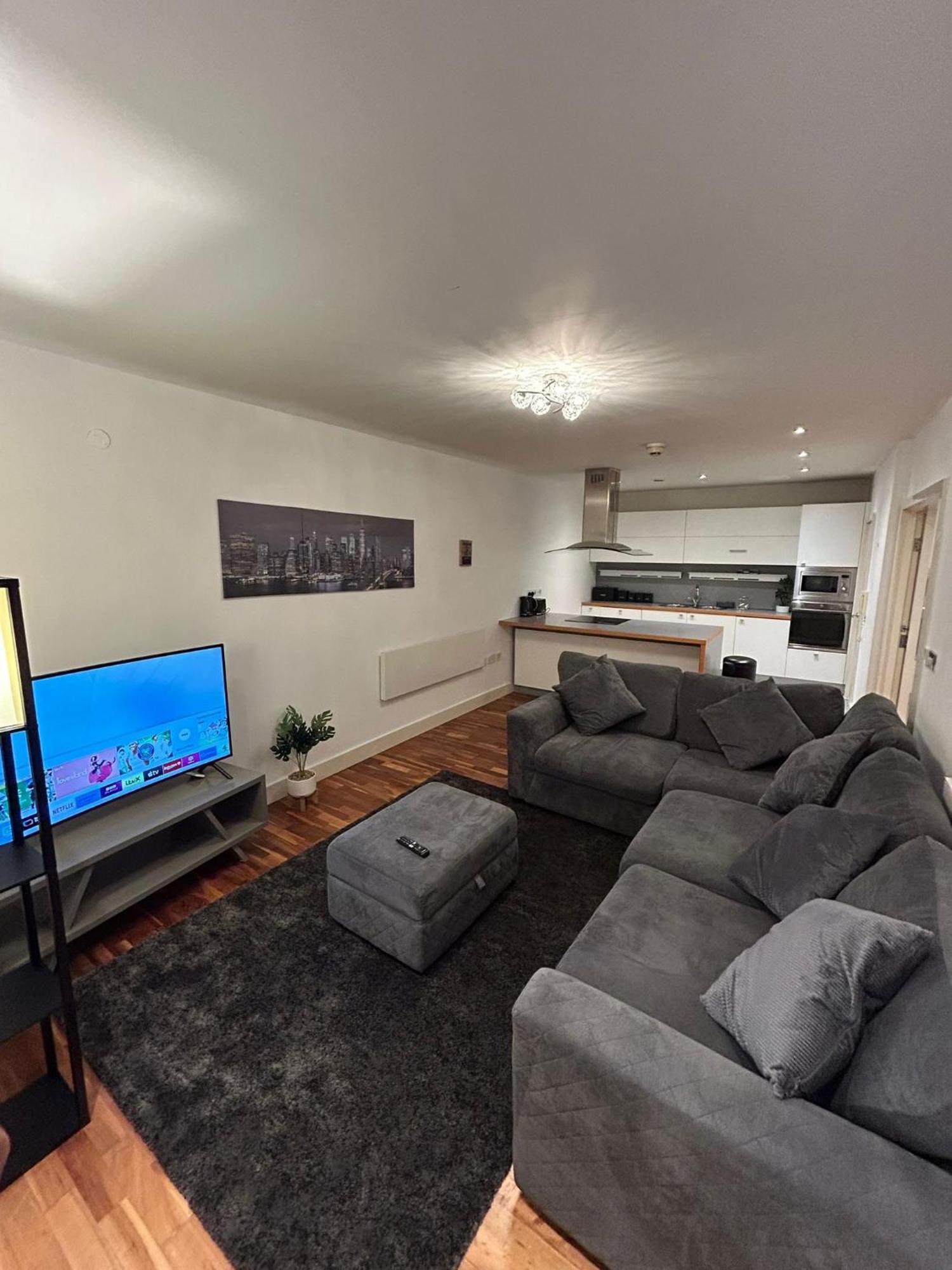 Luxury 2 Bedroom Centre With Free Parking