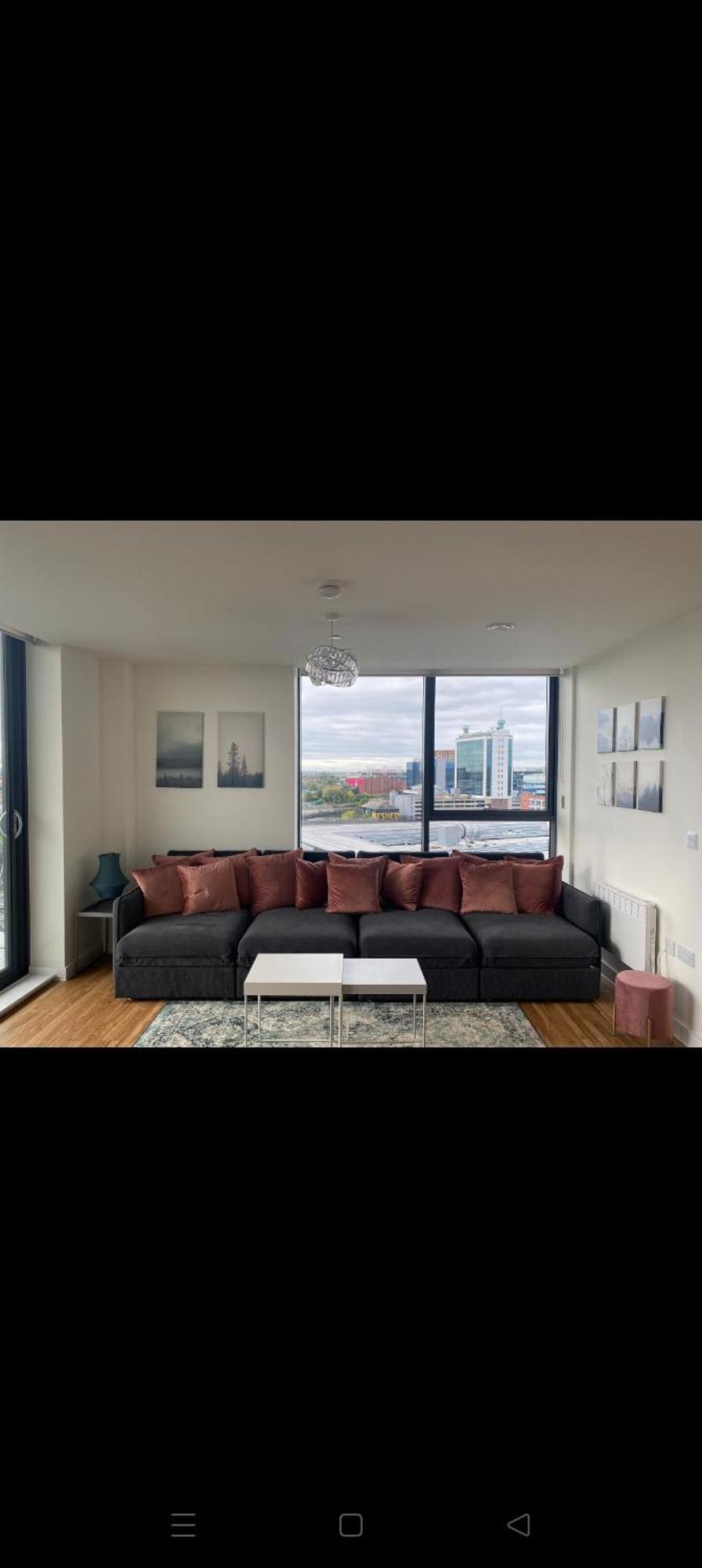 Apartment Penthouse With Balcony Views