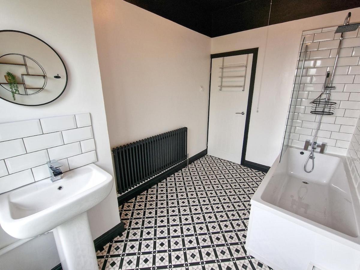 2 Bed Near Centre By Superhost *