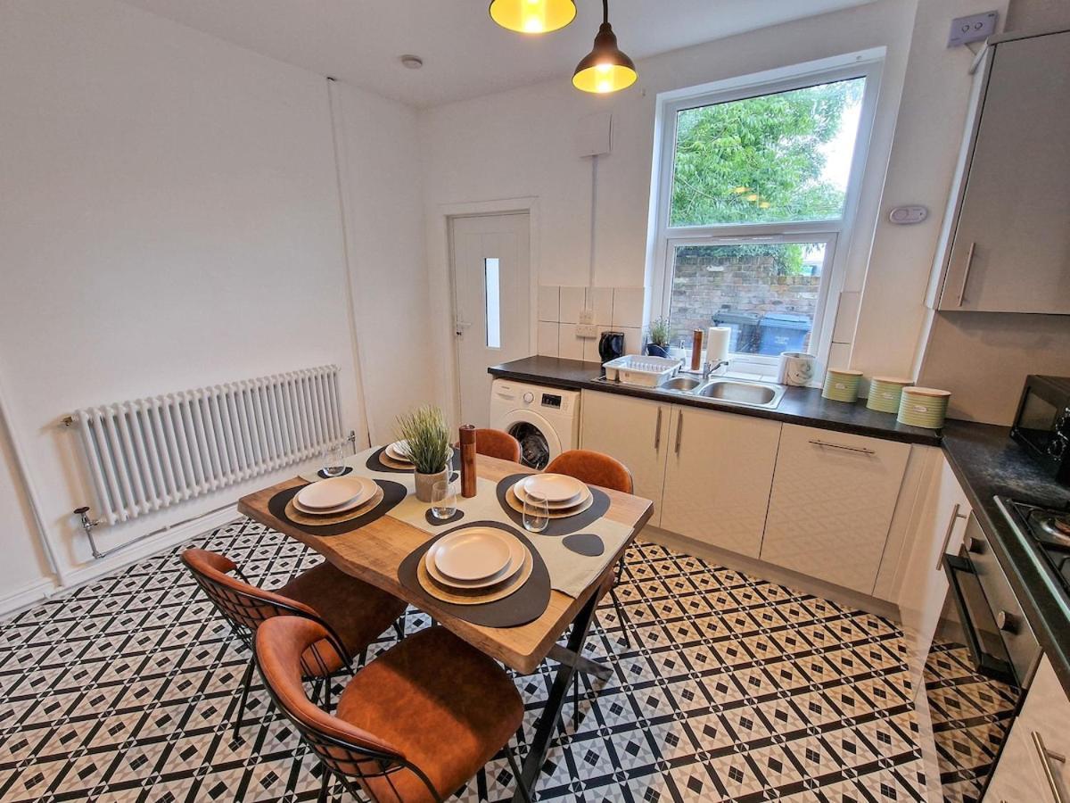 2 Bed Near Centre By Superhost Holiday home Manchester