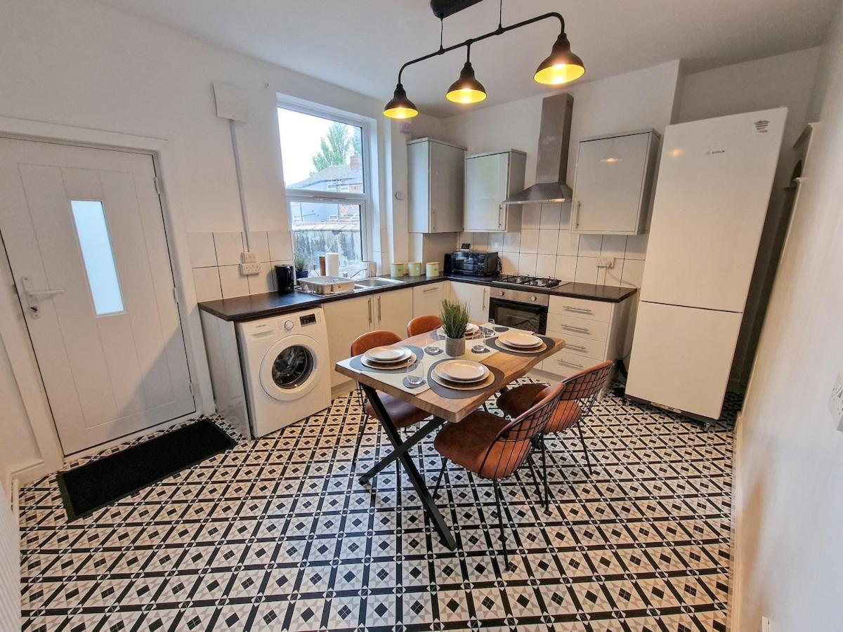 2 Bed Near Centre By Superhost *