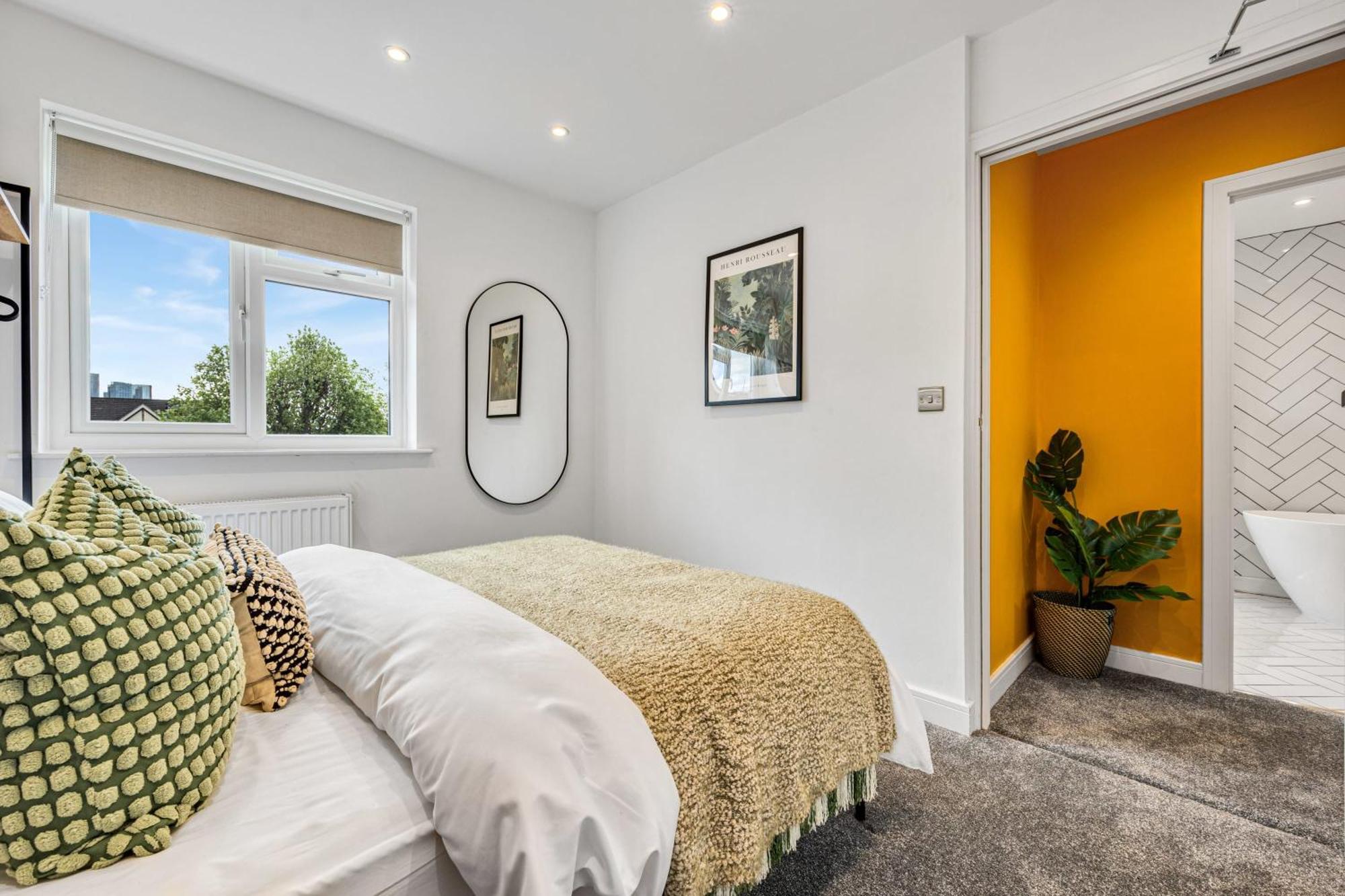 Holiday home Quayside Escape- Tranquil Double In Shared With Free Parking Manchester