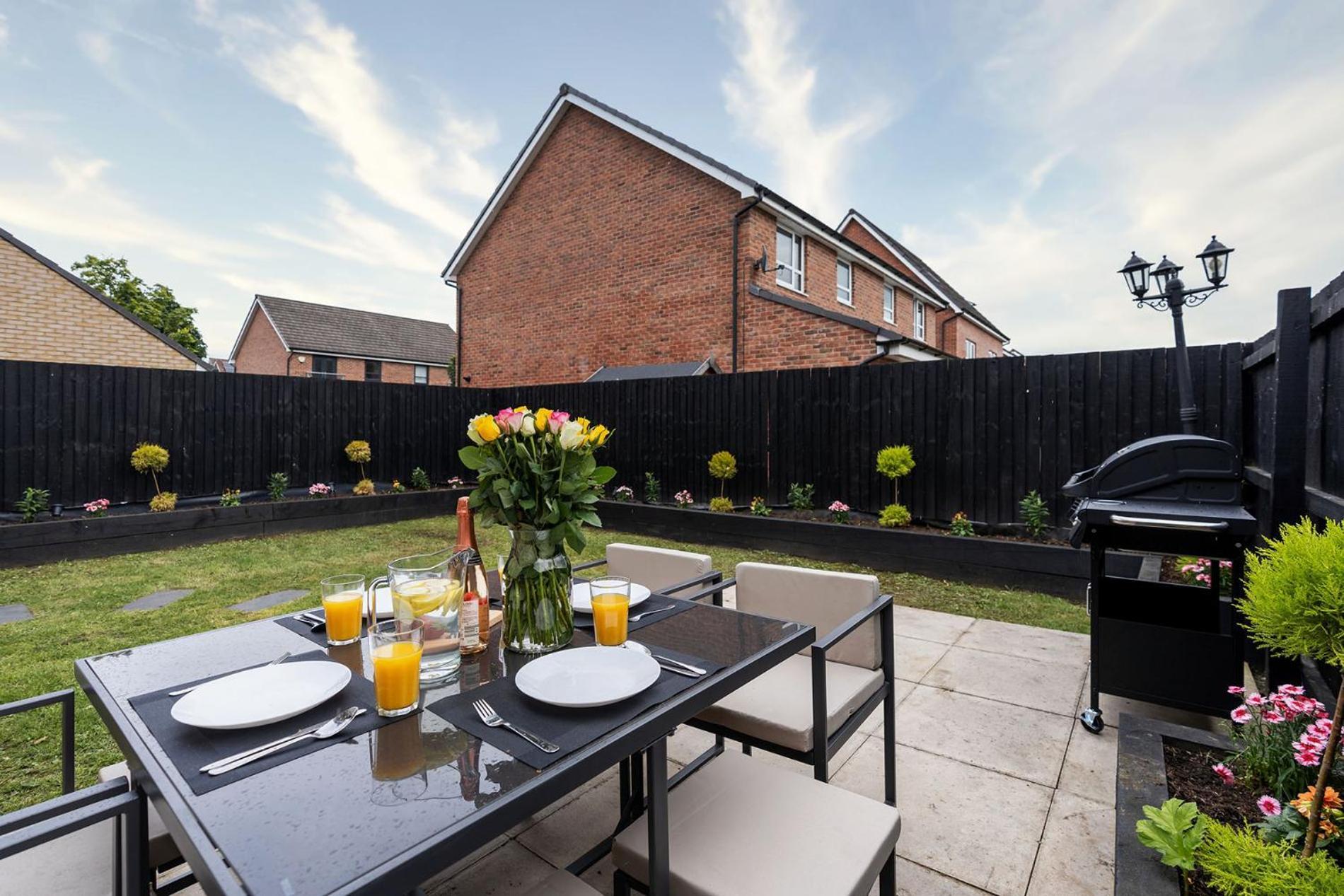 Riverside Villas * Manchester