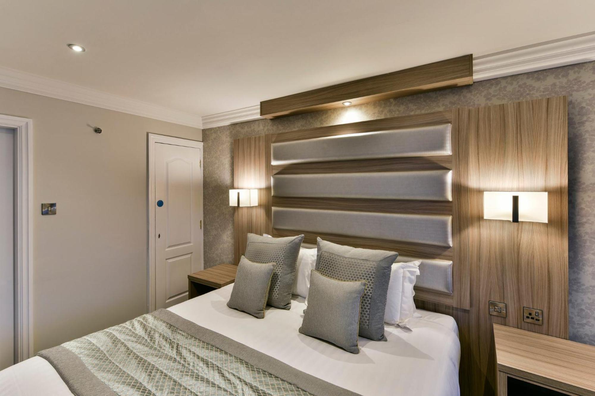 - - Oldham By Ihg