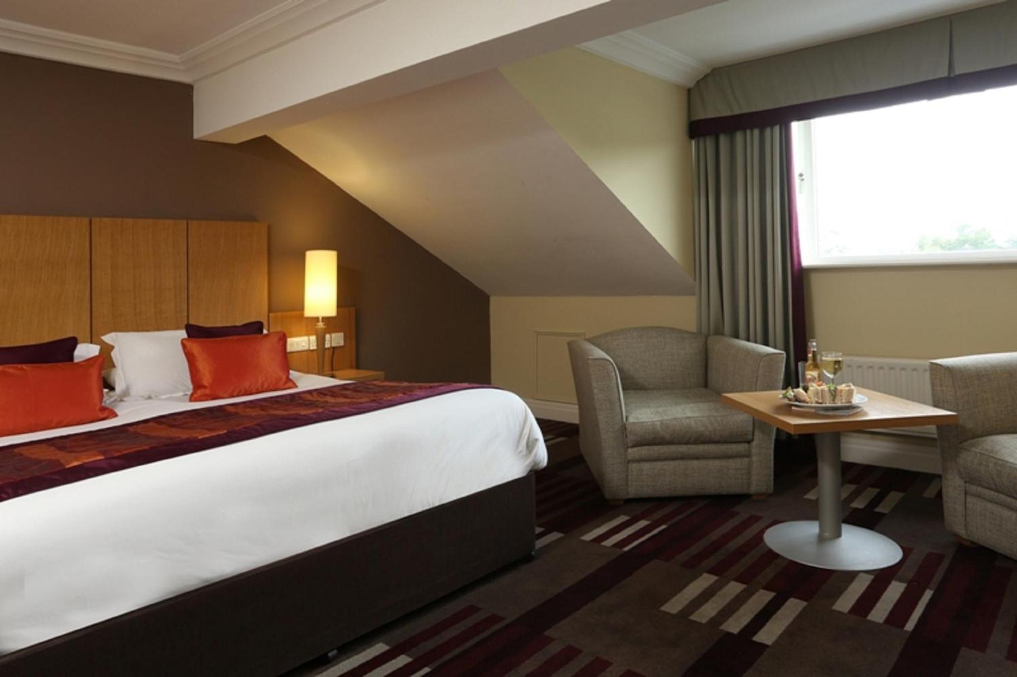 Hotel - - Oldham By Ihg