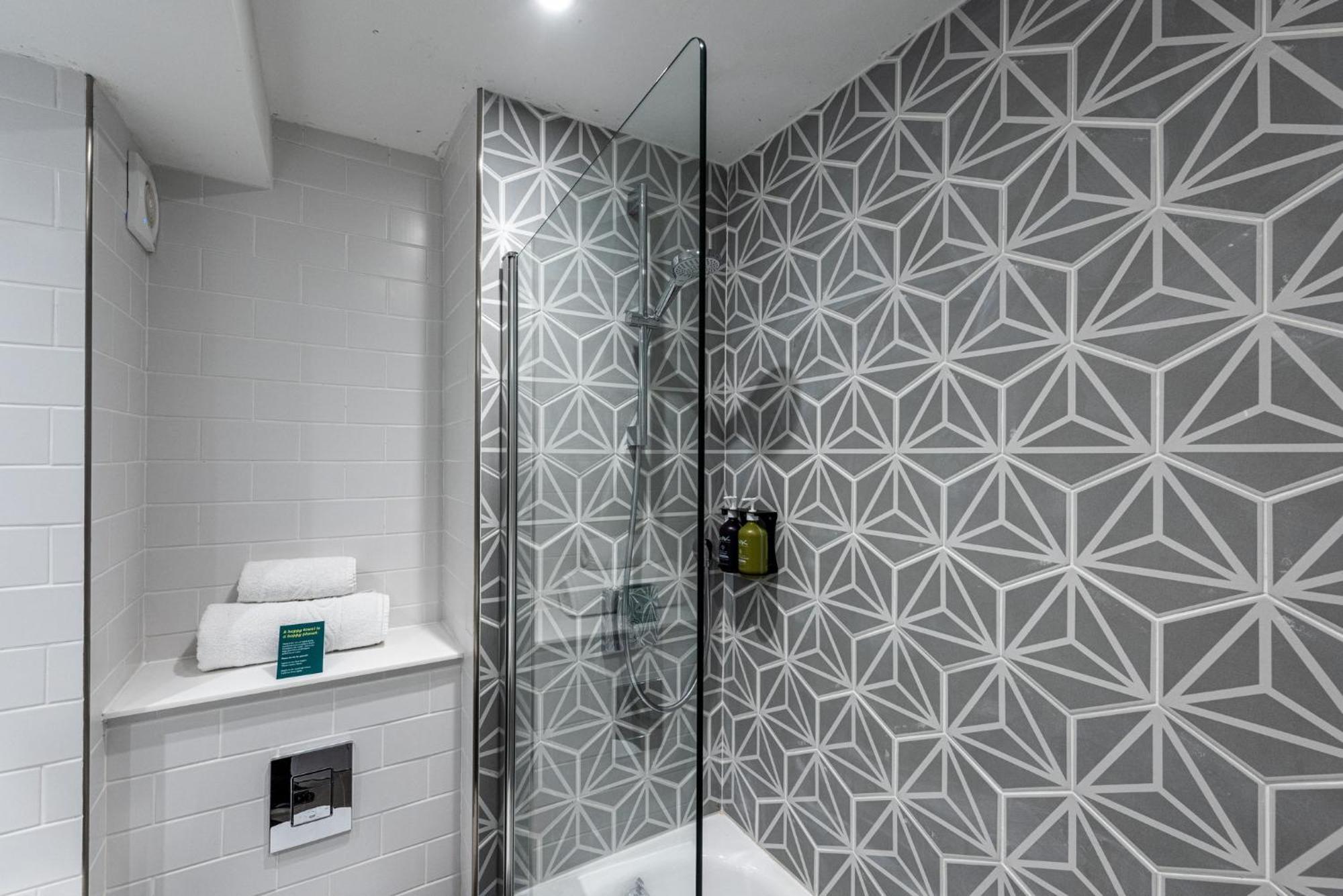 Hotel - - Oldham By Ihg Manchester