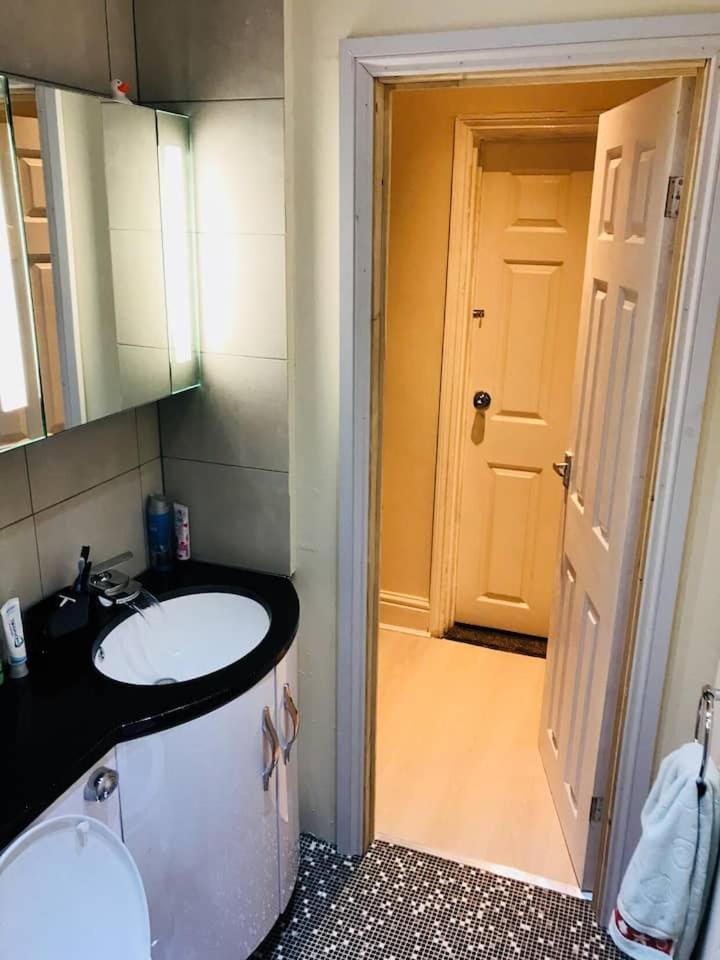 King Tv-bed En-suite Mediacity, Mufc, Salford * Manchester