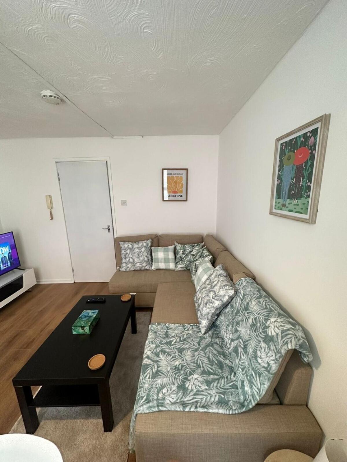 Apartment Centre Perfect Location *