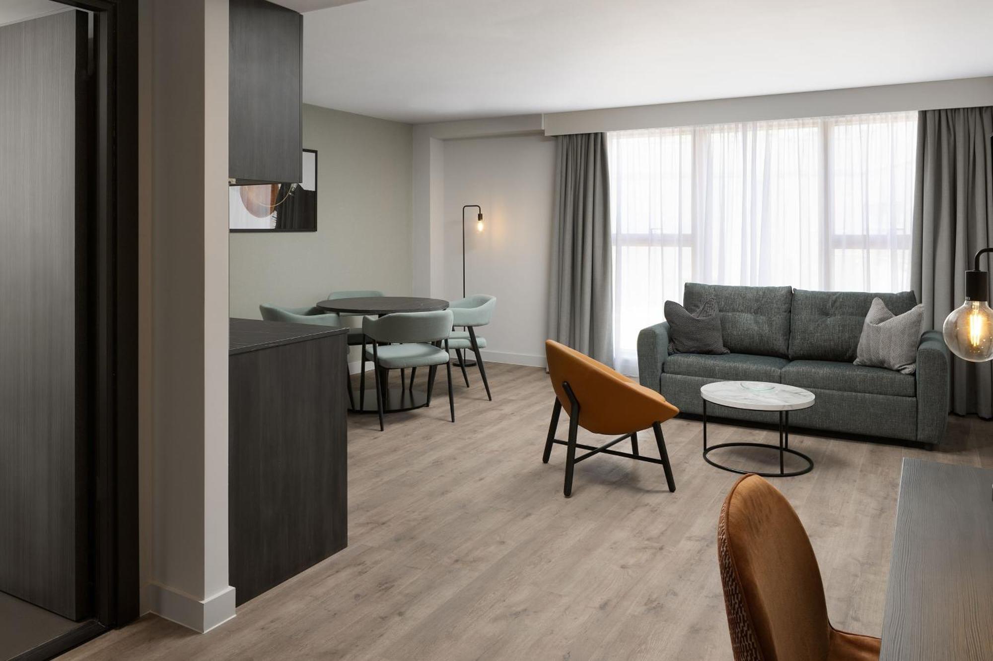 Hotel By Marriott Piccadilly 4*