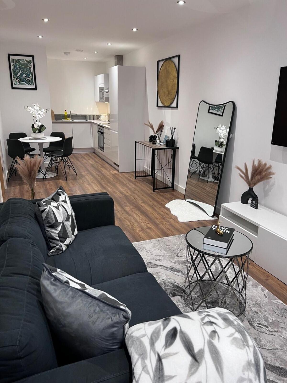 Hadeti Luxury Homes * Manchester