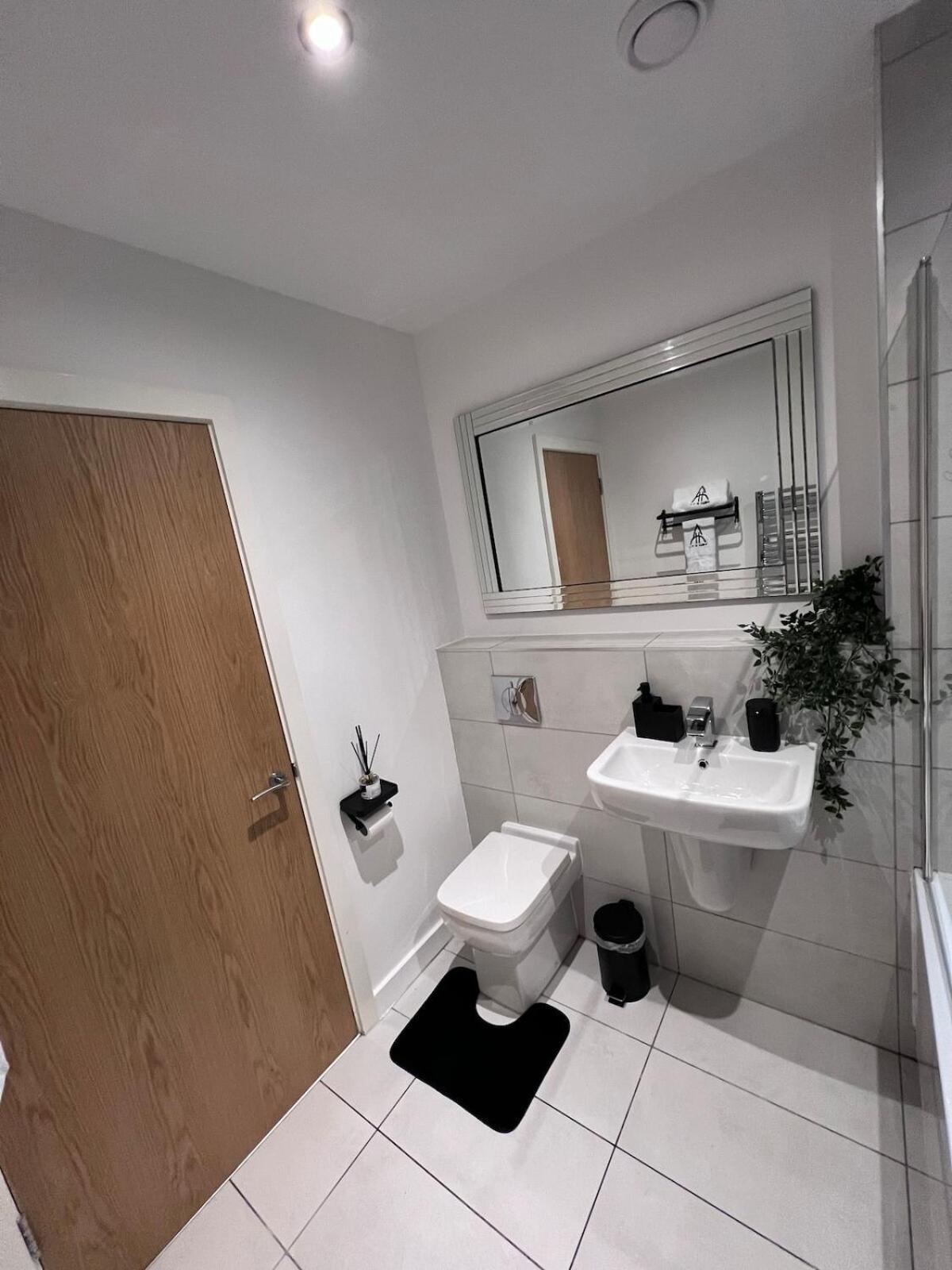 Hadeti Luxury Homes *