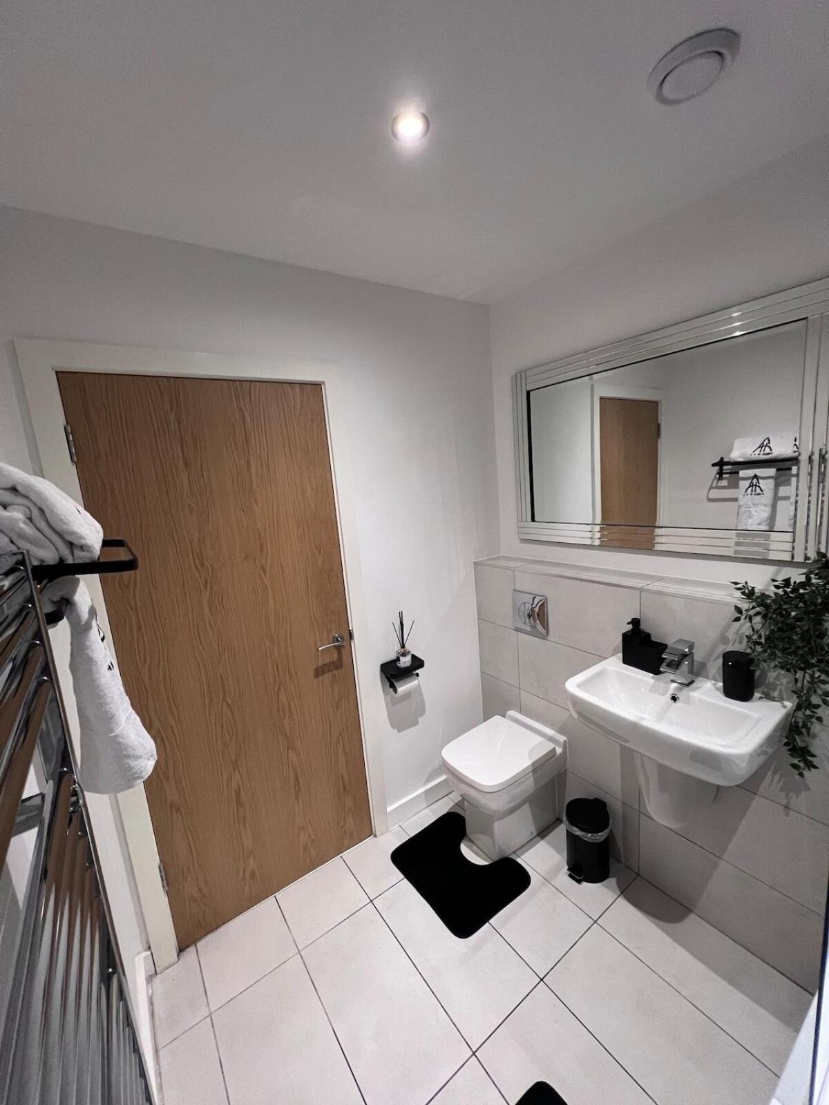 Hadeti Luxury Homes * Manchester