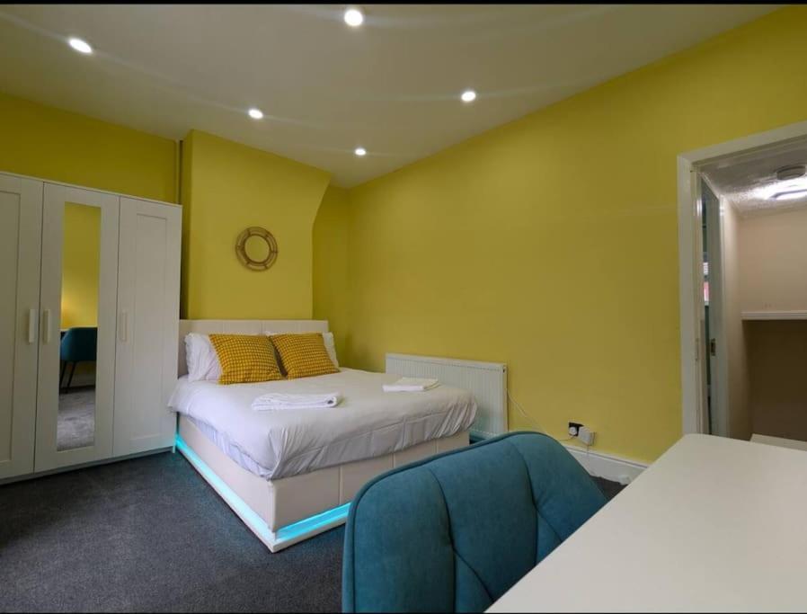 Beautiful 2 Bed 1 Bath Holiday home Manchester