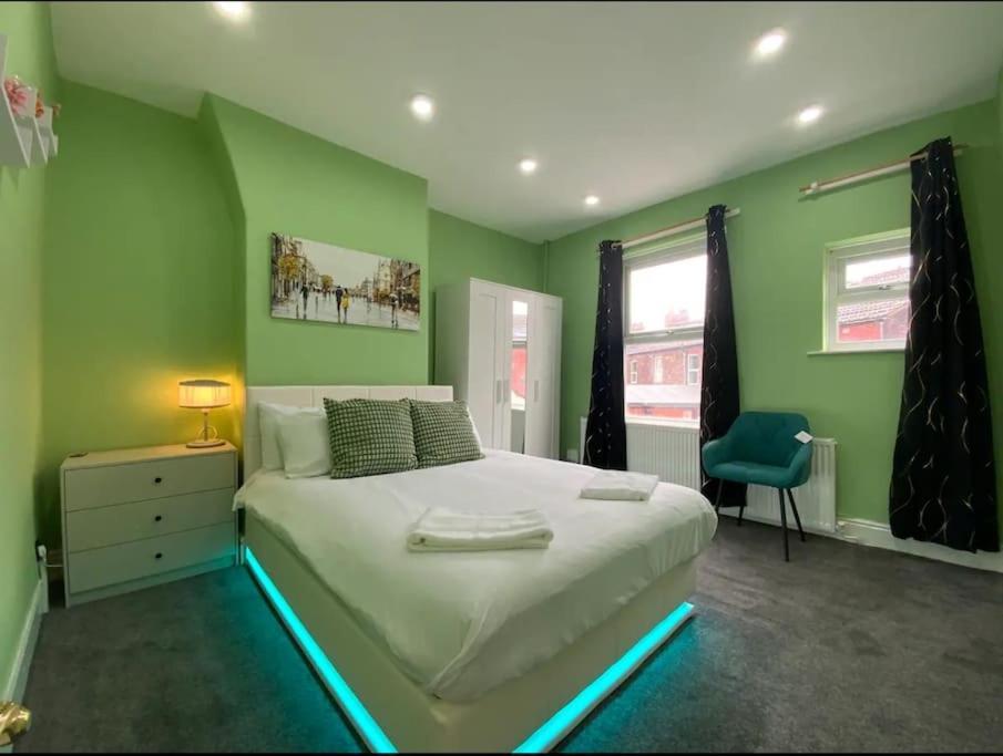 Beautiful 2 Bed 1 Bath Holiday home Manchester