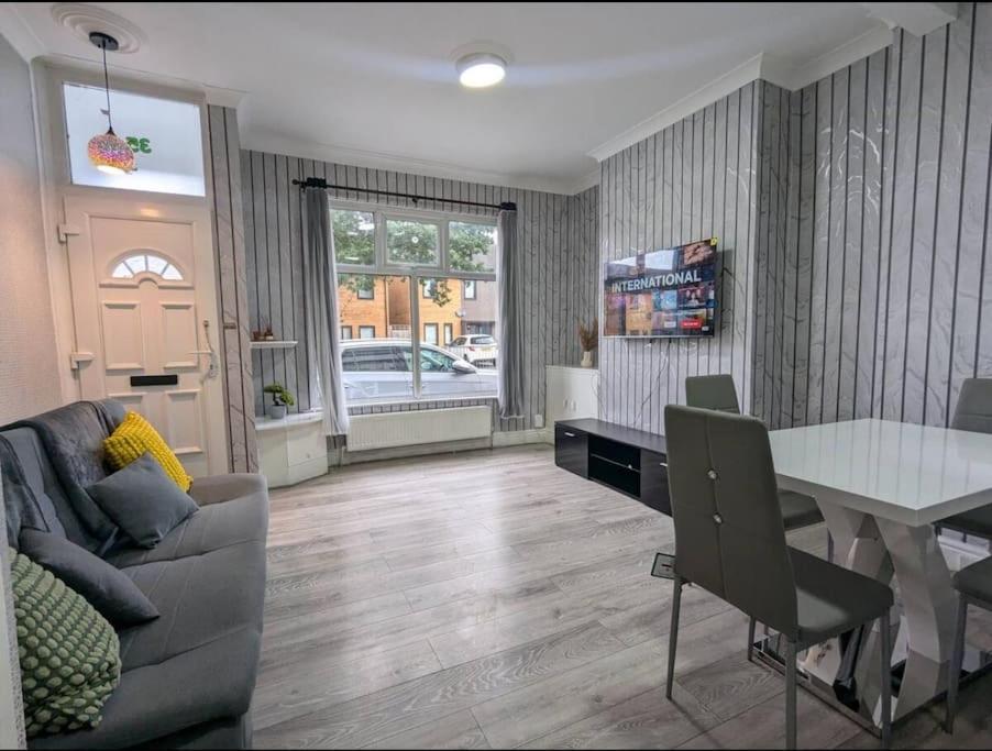 Holiday home Beautiful 2 Bed 1 Bath