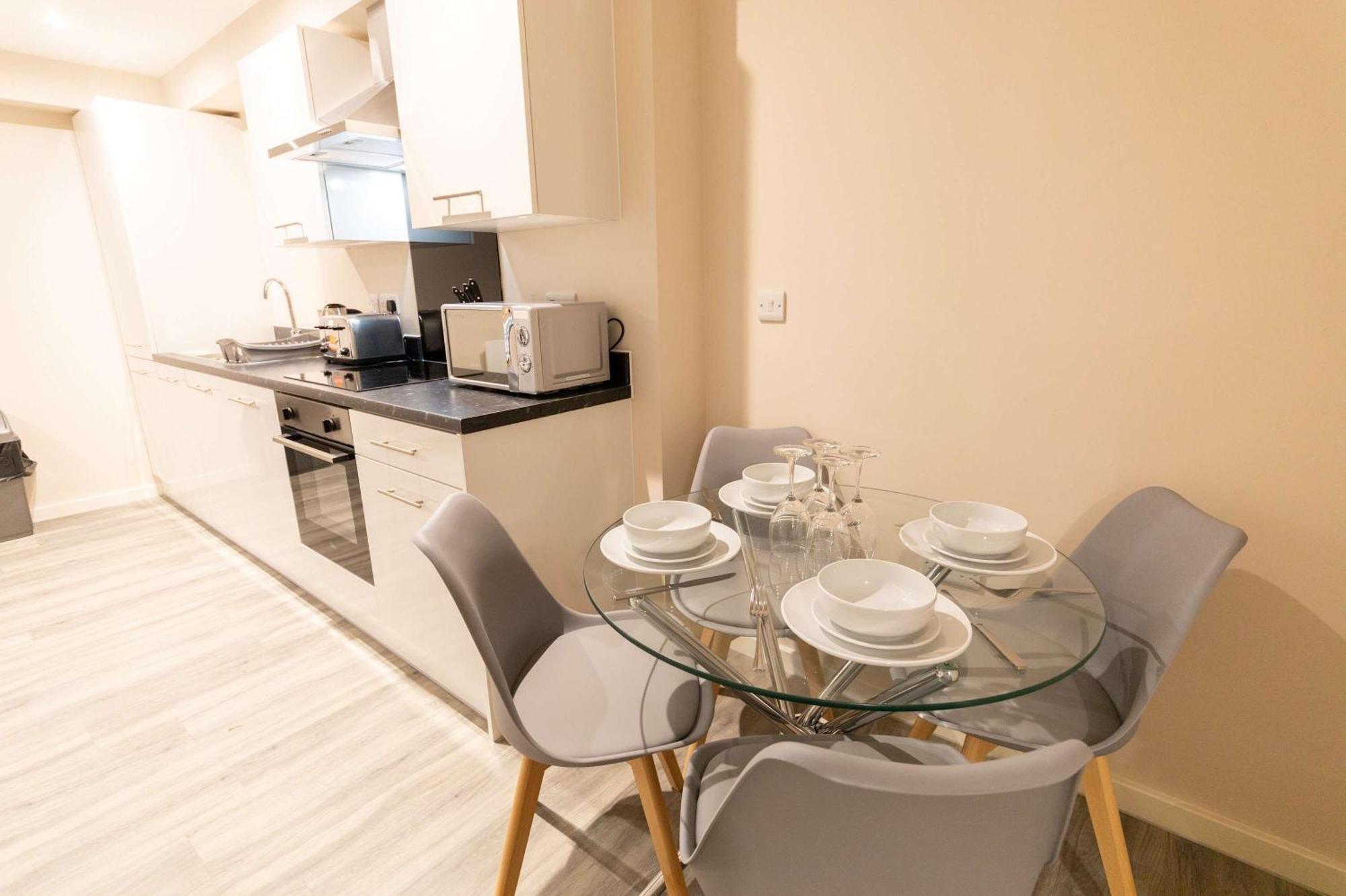 Fabulous 2 Bedroom In Machester Apartment